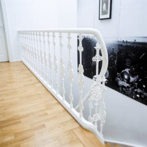 treppe-antik-weiss