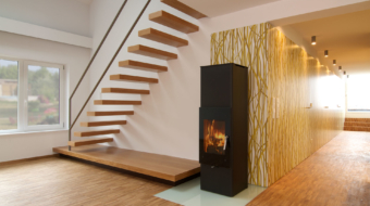 Kragarmtreppe mit klaren Linien